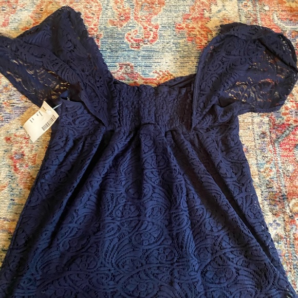 Hinge Blue Lace Top. - Picture 5 of 11